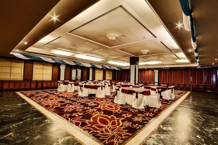 Ballroom/Hall 78 of 95