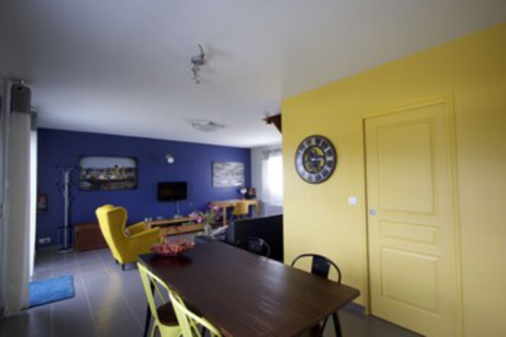 Room 5 of 12