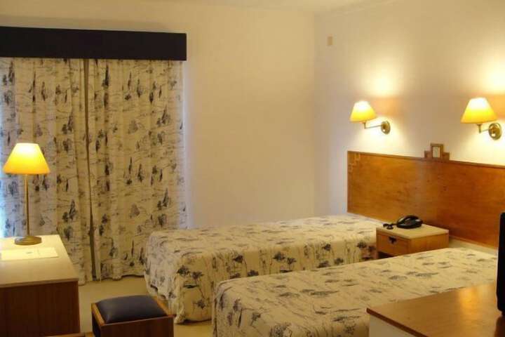 Room 7 of 33