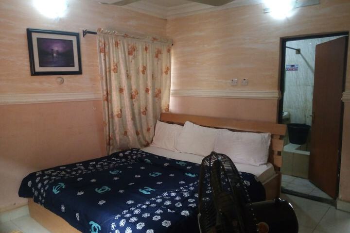 Room 5 of 52