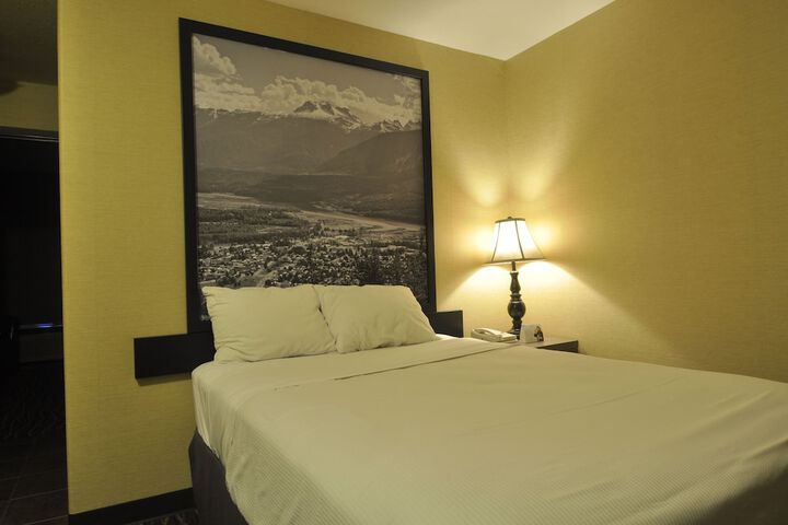 Room 5 of 17