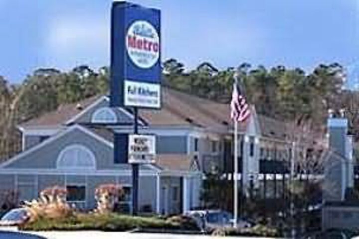 Metro Hotel