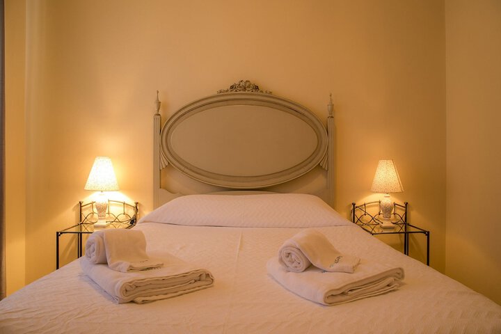 Room 2 of 26
