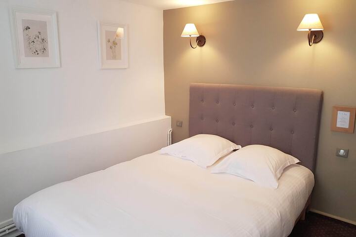 Room 43 of 89