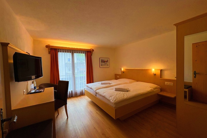 Room 15 of 62