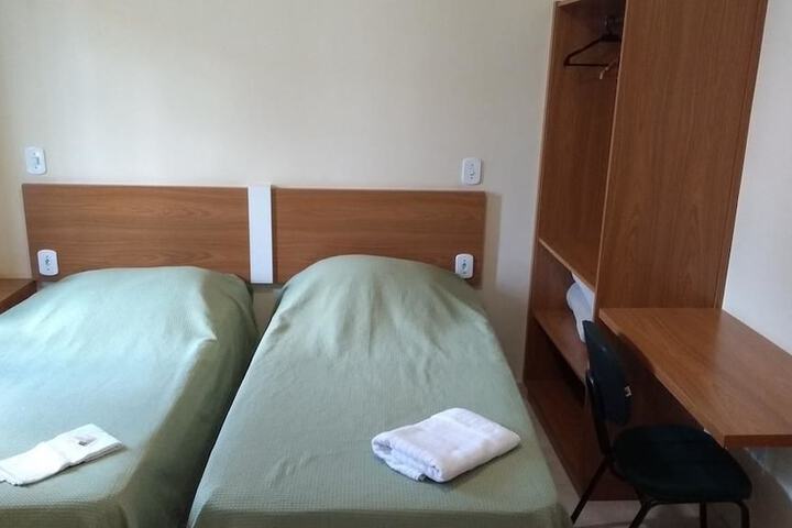 Room 2 of 31