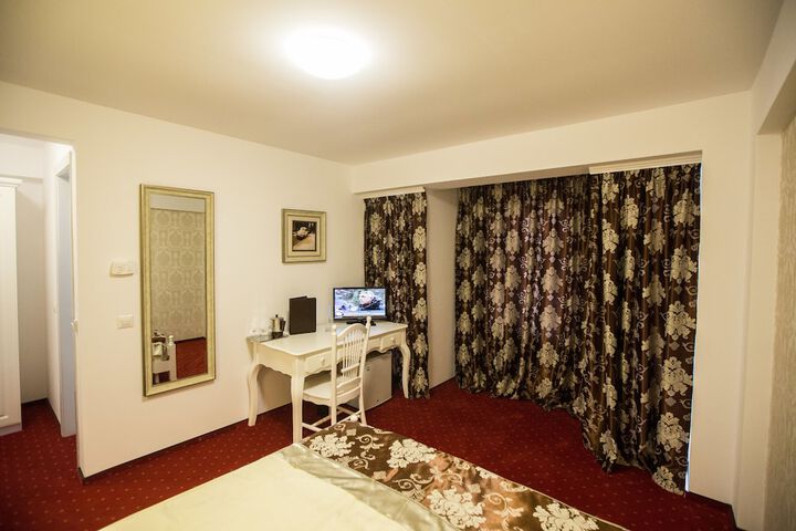Room 20 of 38