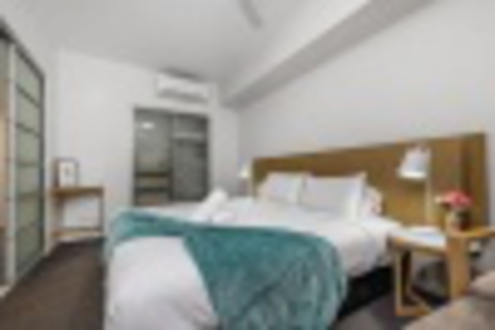Room 28 of 180
