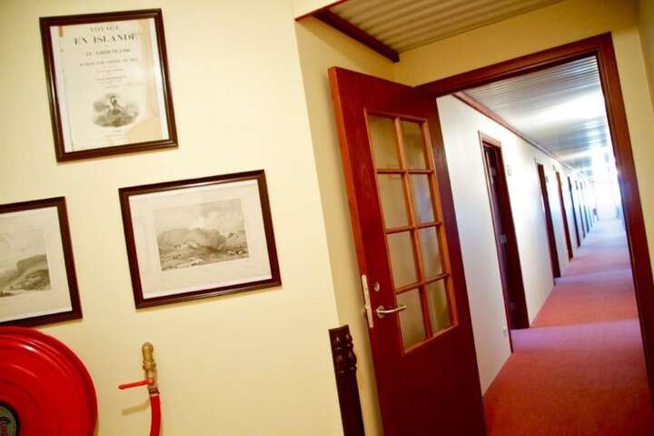 Ballroom/Hall 71 of 78
