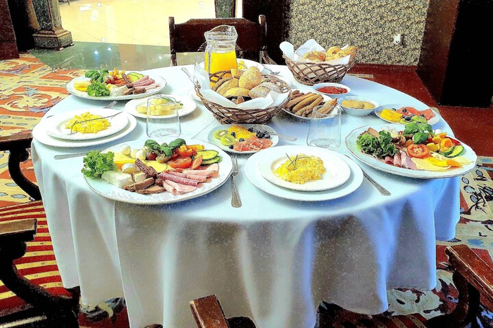 Breakfast/Coffee Service 9 of 12