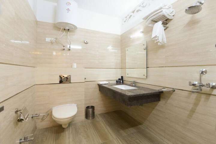 Room 15 of 23