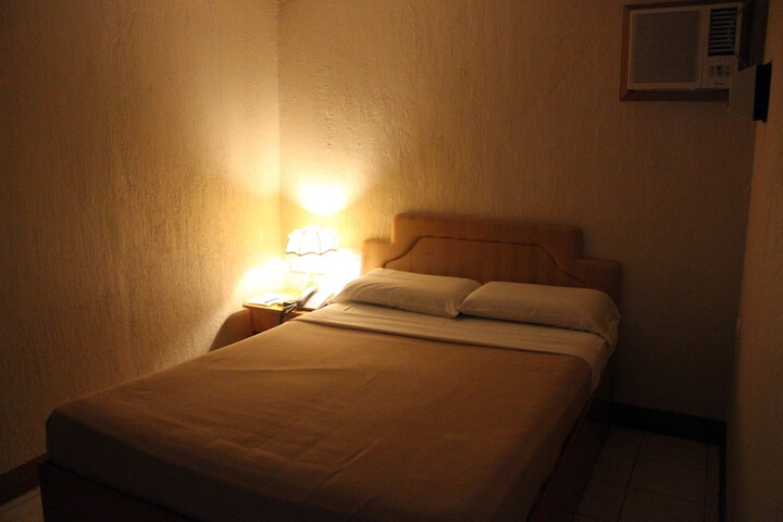 Room 20 of 64