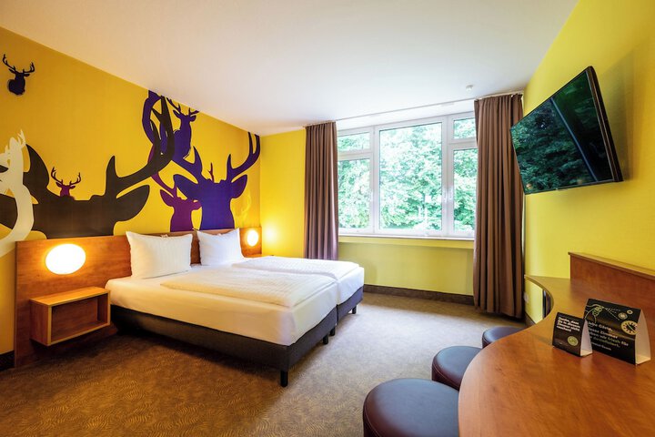 Room 30 of 118