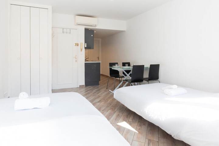 Photo of Charming studio in the heart of the old town of Antibes