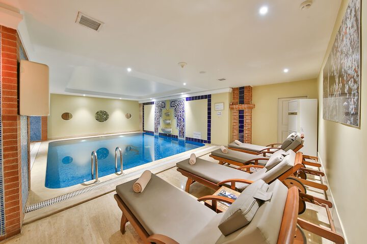 Pool 53 of 133