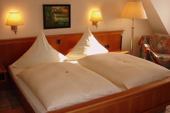 Room 5 of 10