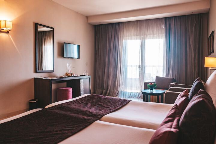 Room 25 of 140