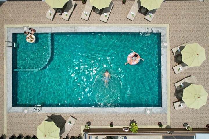Pool 237 of 260