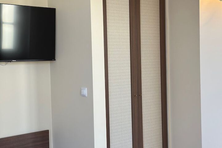 Room 17 of 115