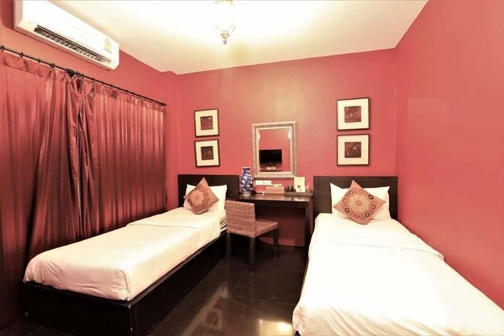 Room 43 of 65
