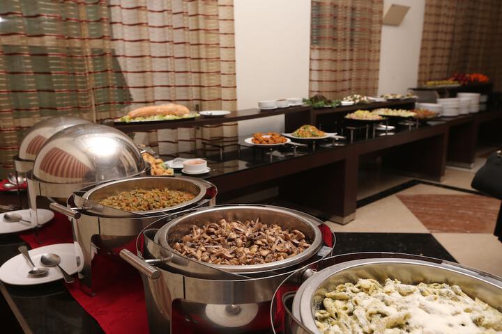 Dining 36 of 54