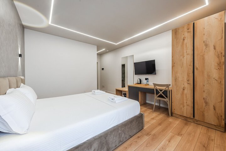 Room 7 of 42