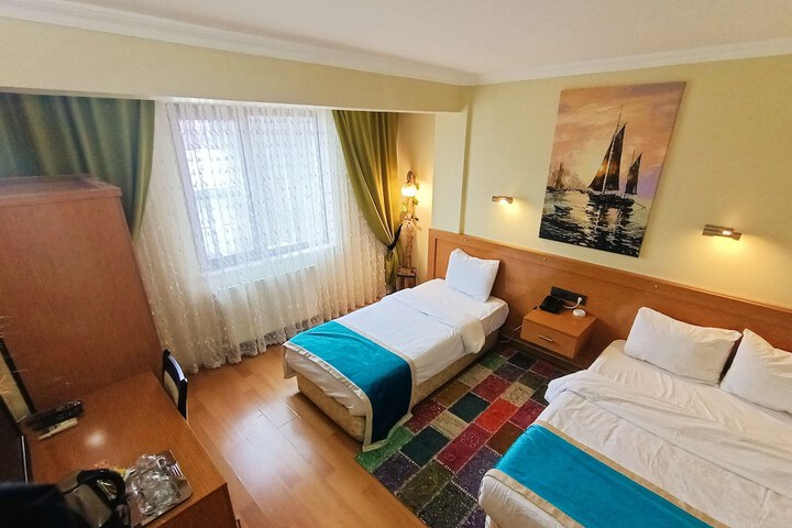Room 6 of 69
