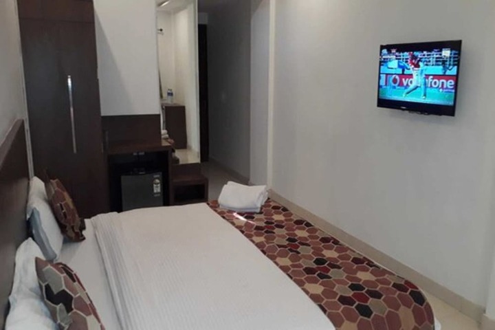 Room 2 of 25