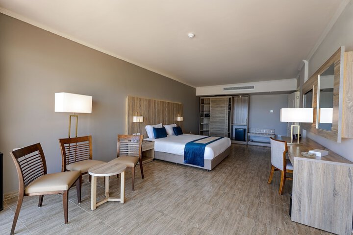Room 45 of 204