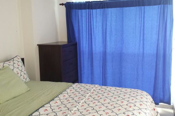 Room 4 of 18