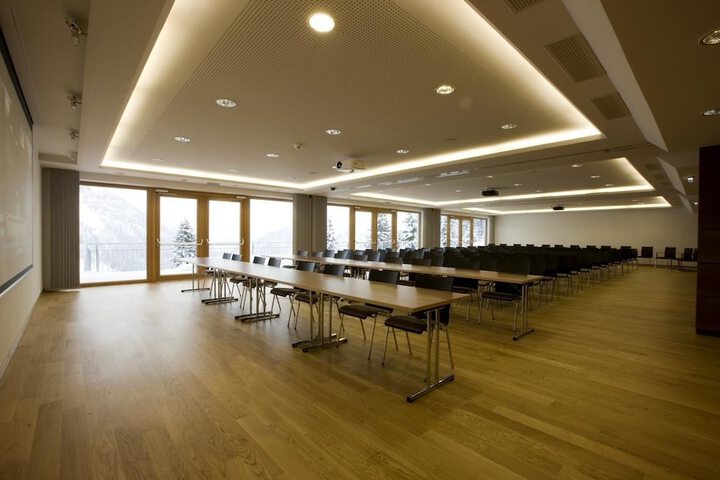Business Center 103 of 128