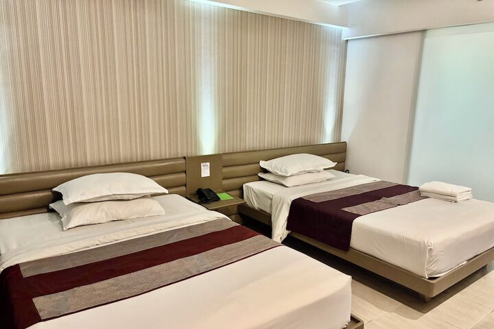 Room 4 of 20