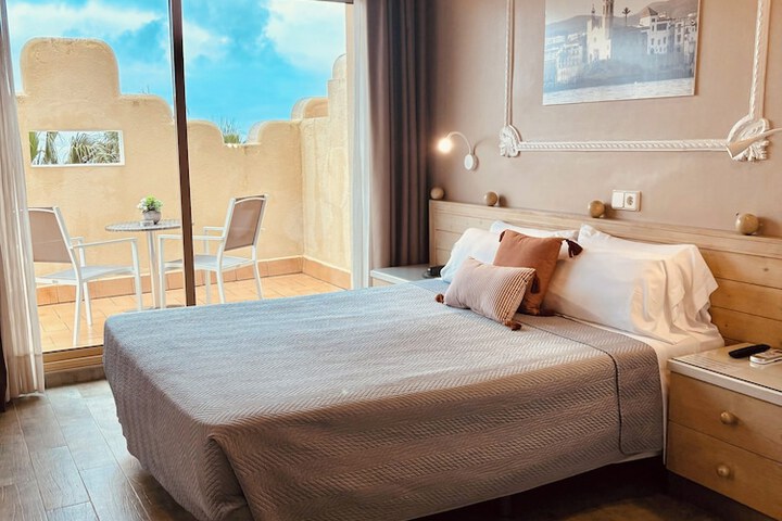 Room 10 of 37