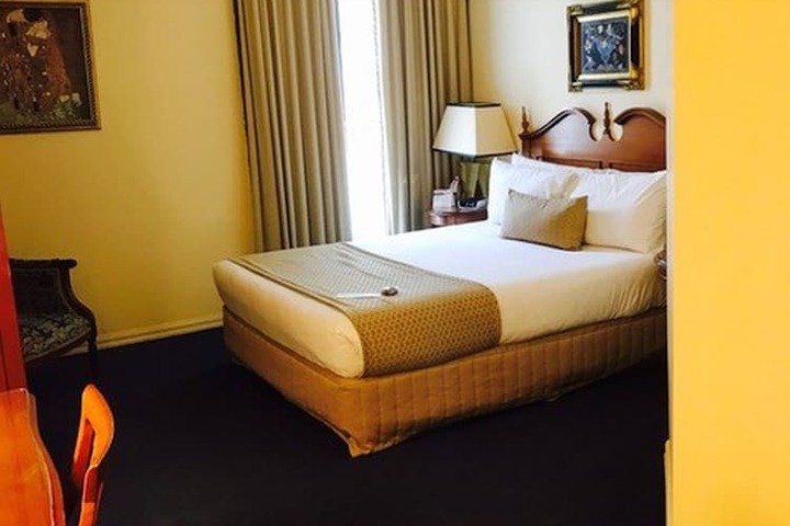 Room 4 of 66