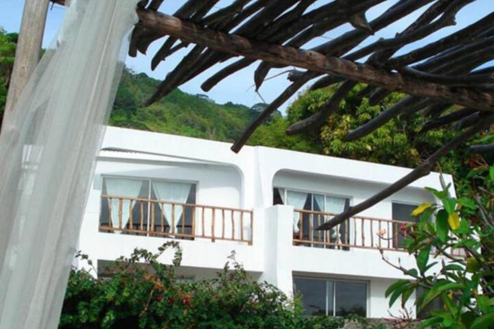 BLISS HILL SECRET GARDEN HOTEL