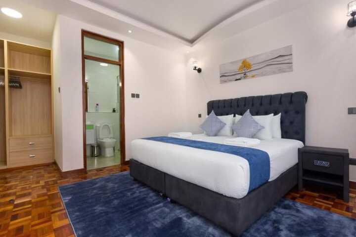 Room 2 of 10