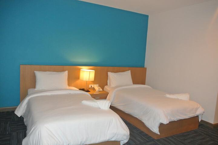 Room 30 of 74