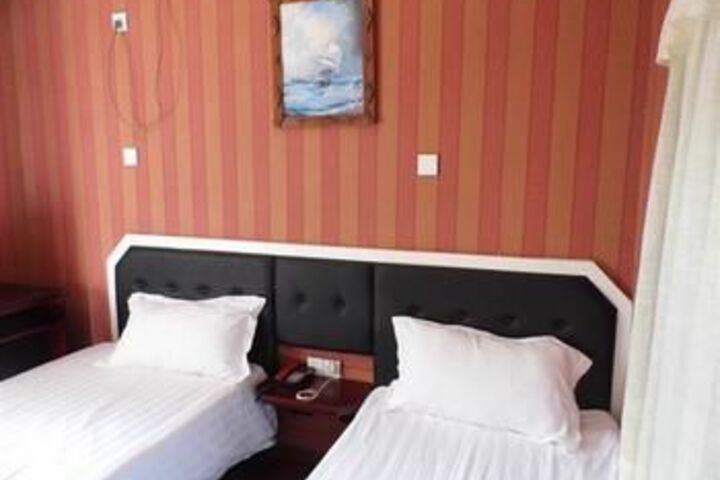 Room 4 of 34