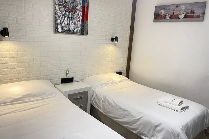 Room 44 of 121