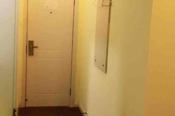Room 12 of 17