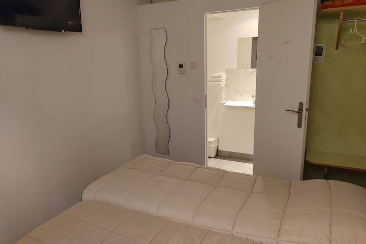 Room 5 of 36