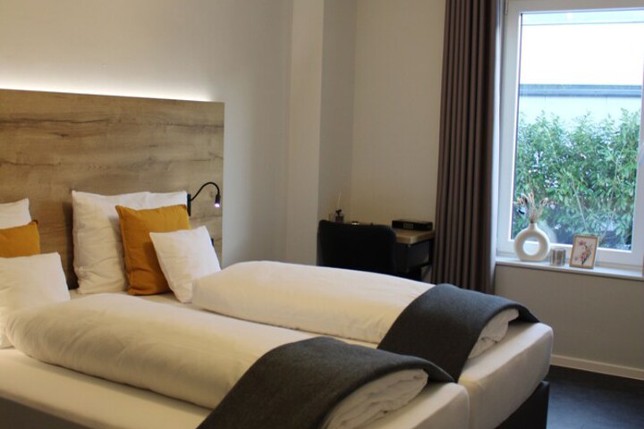 Room 16 of 63