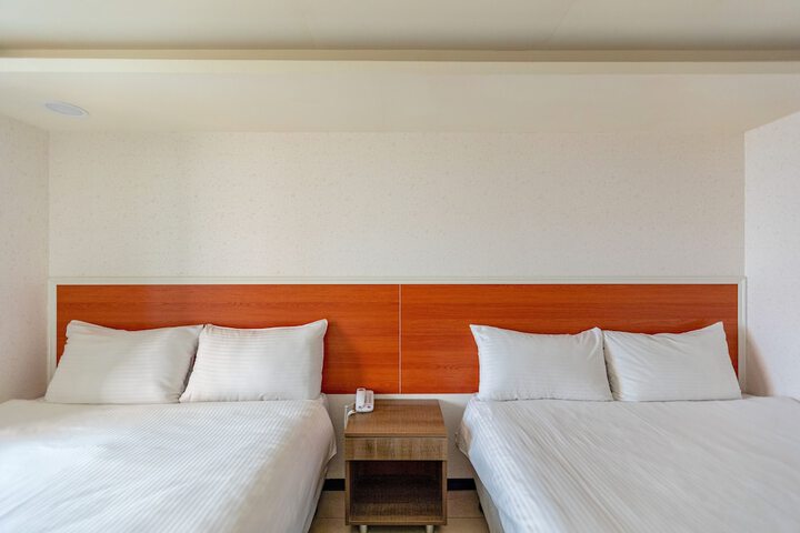 Room 10 of 81