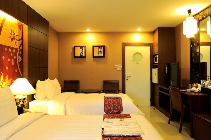 Room 15 of 106
