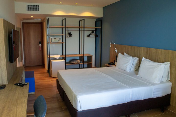 Room 19 of 64