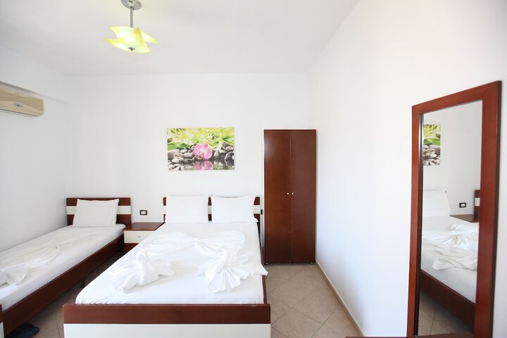 Room 18 of 53