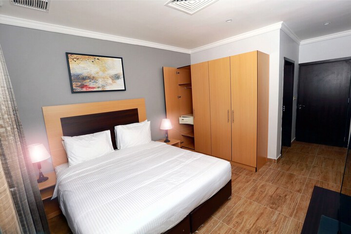 Room 6 of 54