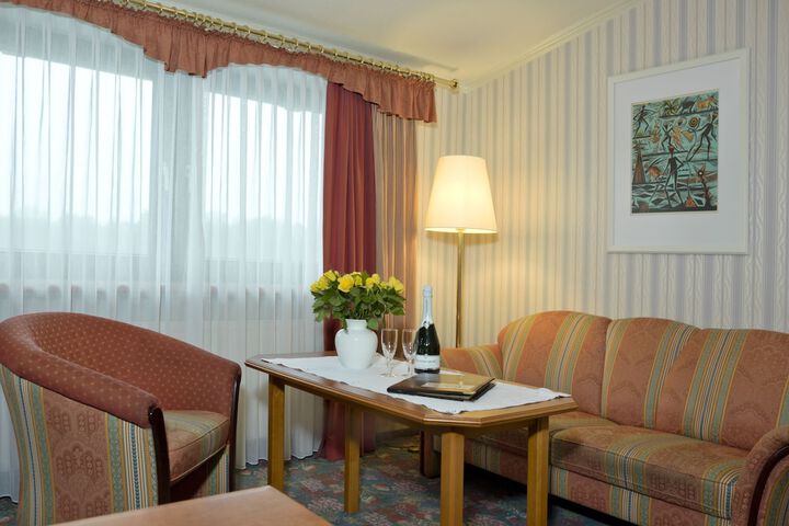 Room 16 of 36