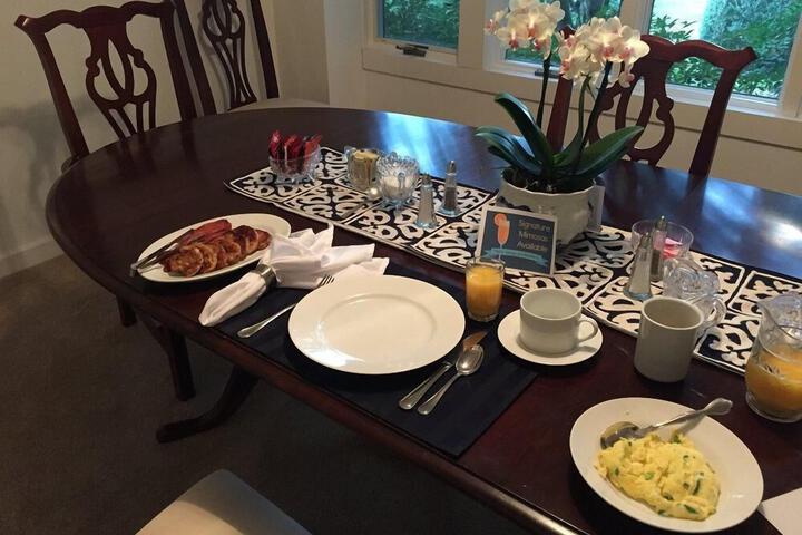 Breakfast/Coffee Service 2 of 10