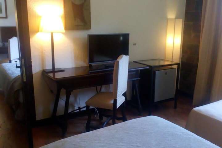 Room 7 of 48
